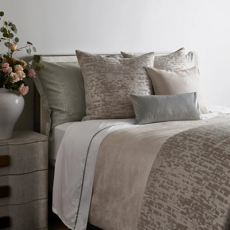 Delphi Pillow