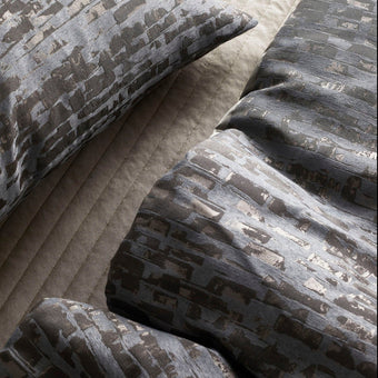 Delphi Padded Throw