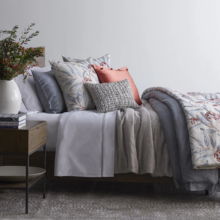 Linenberry Padded Throw