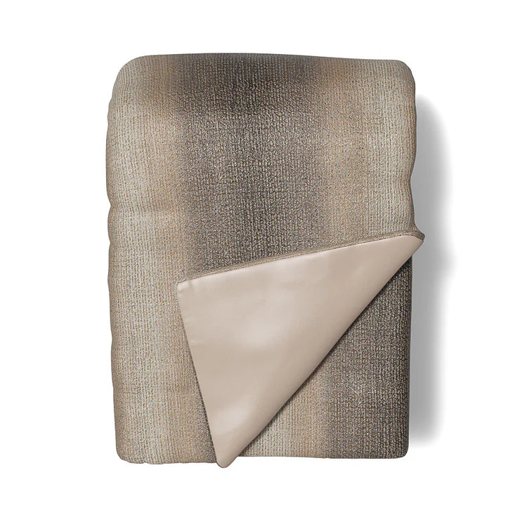 Anguilla Padded Throw