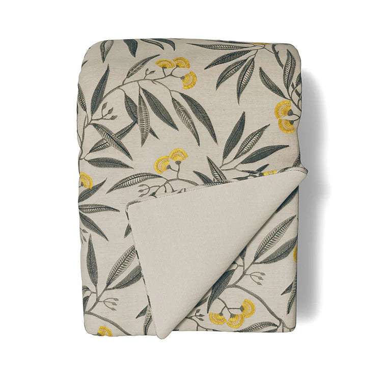 Alyssum Padded Throw